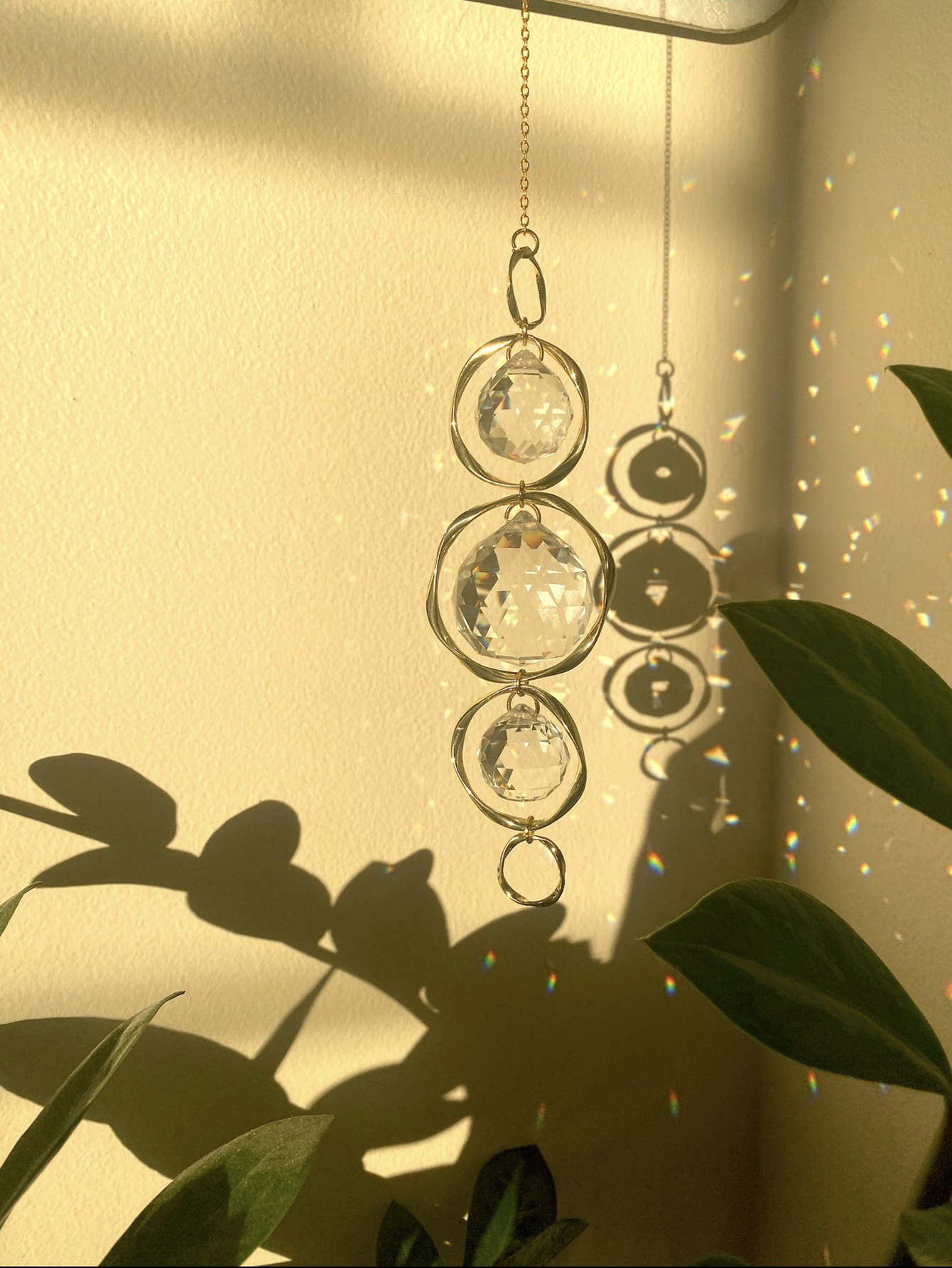 Crystal Suncatcher Hanging Dec - Lighting Jockey のレビューと価格
